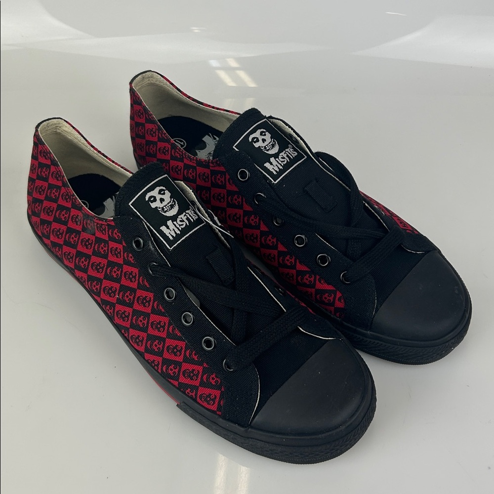 Draven Misfits Checkered Red Low Top Shoes